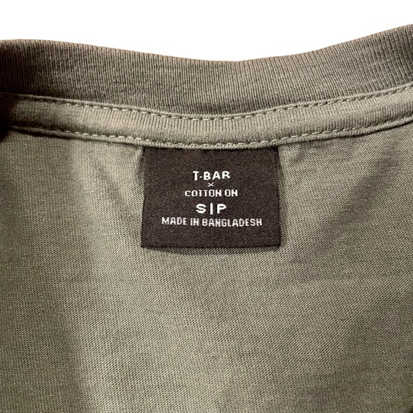 100% Cotton “Handle With Care” Graphic T-Shirt • Green • US Small - Picture 4 of 5